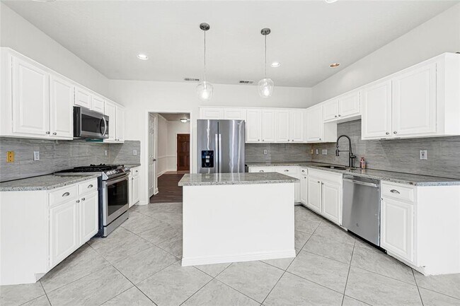 Building Photo - 1273 El Camino Village Dr