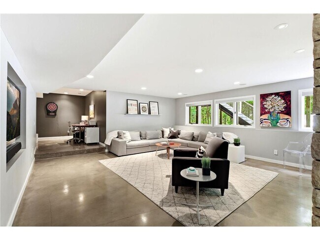 Building Photo - 20650 Bayview Ct