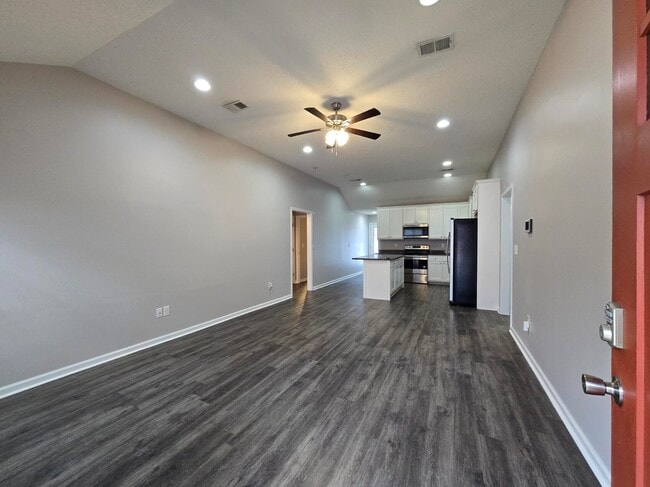 Building Photo - 810 Slidingrock Ln