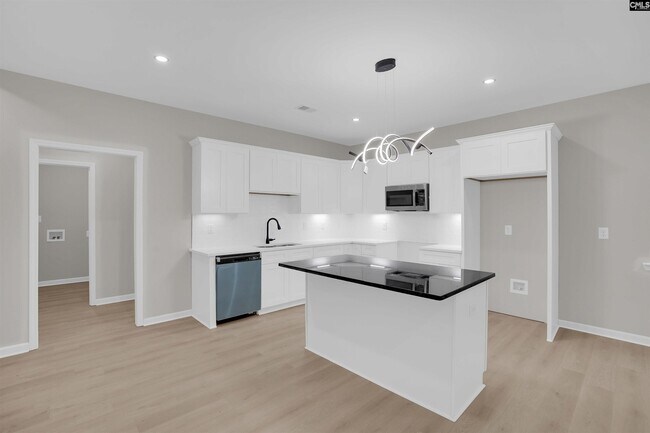 Building Photo - 2512 Marling Dr