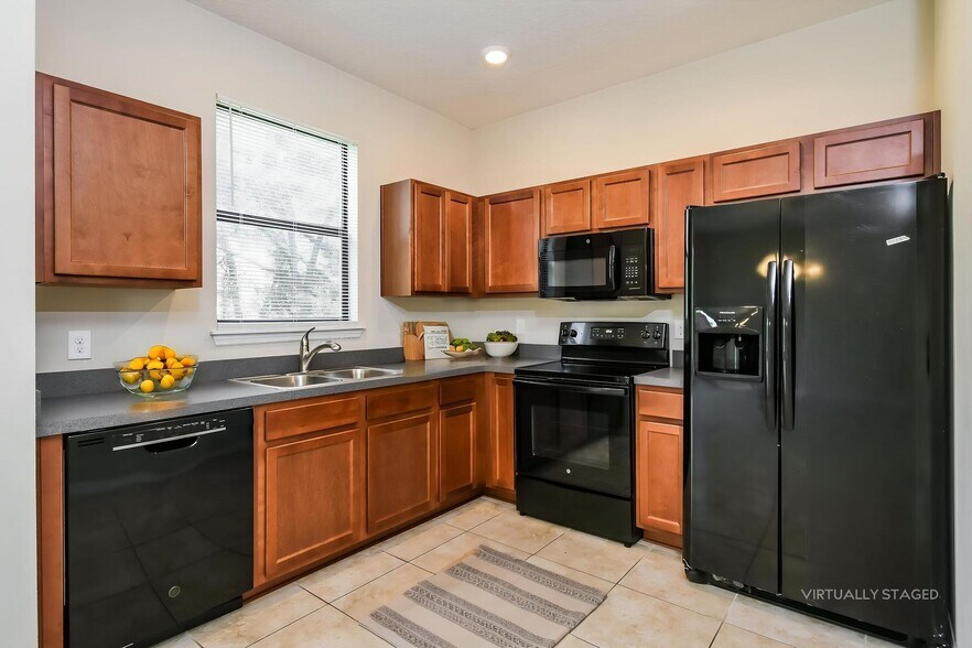 Building Photo - 1466 Pacific Rd