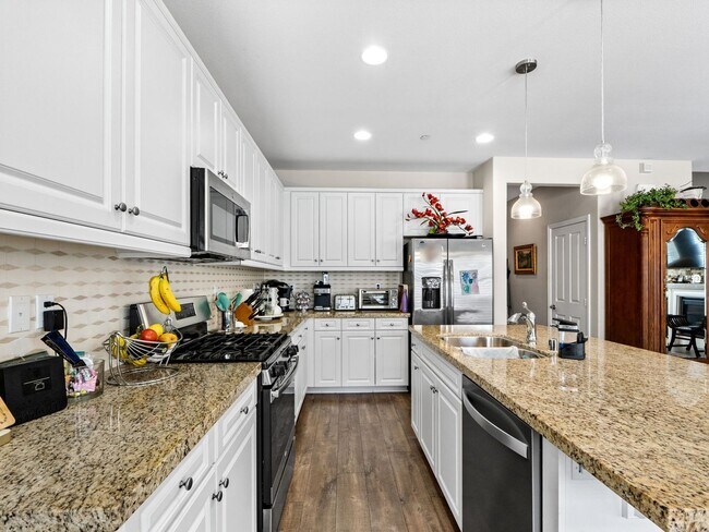 Building Photo - 2073 White Alder Ln