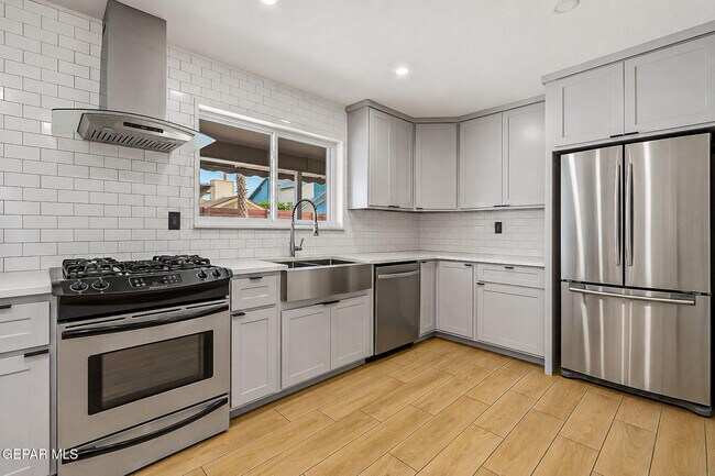 Building Photo - 4504 Maj Sprague Ave