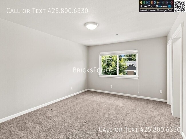Building Photo - Discover Your Dream Townhome in Olympia - ...