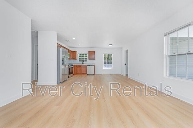 Building Photo - 6372 Swarthmore Dr