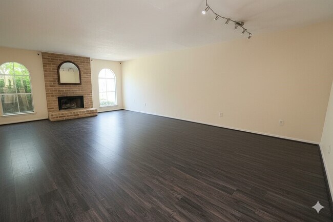 Building Photo - 9146 Wilcrest Dr