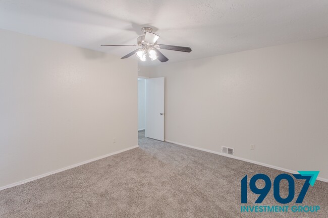 Building Photo - 400 Trinidad Dr