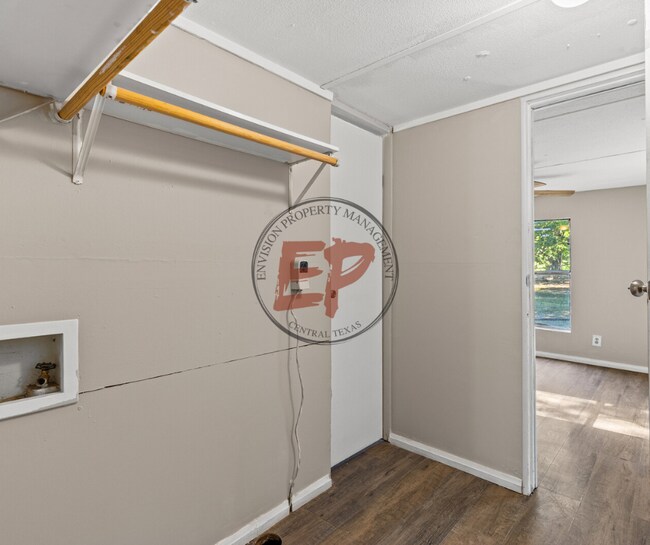 Building Photo - 3 Sleepy Hollow