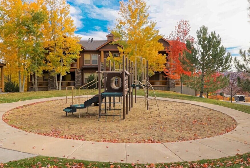 Building Photo - 1800 Fox Bay Dr
