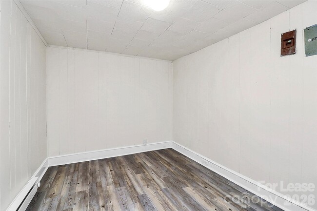 Building Photo - 826 Cantwell St