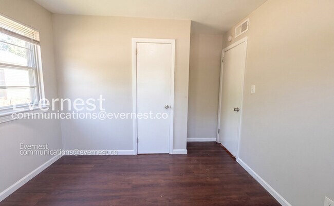 Building Photo - 200 Woodward Dr