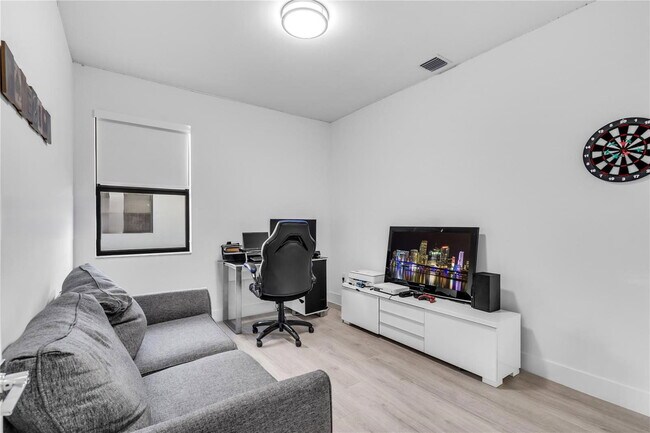 Building Photo - 4363 NW 81st Ave