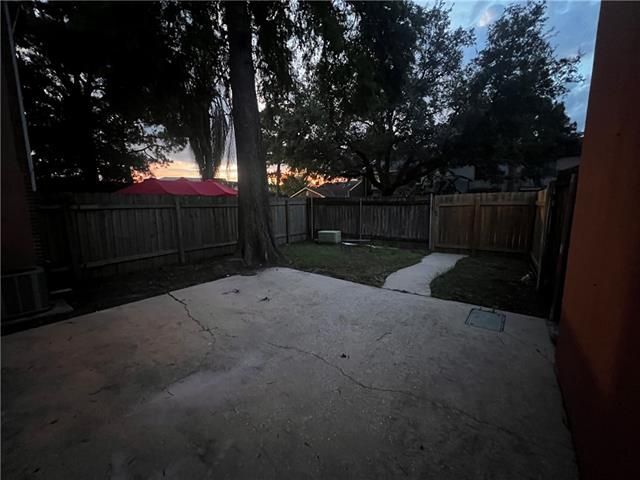 Building Photo - 5704 Count Ln