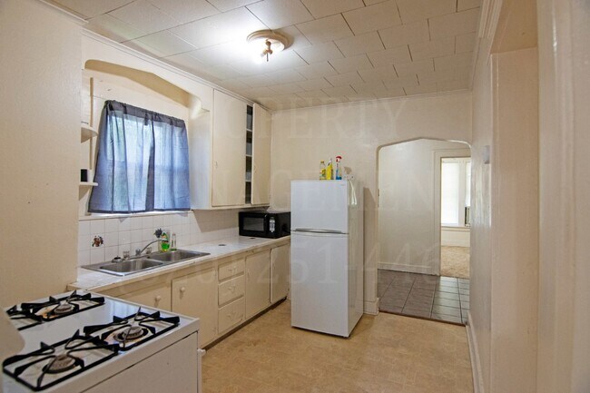 Building Photo - Weekly Rental 1 Bedroom 1 Bath