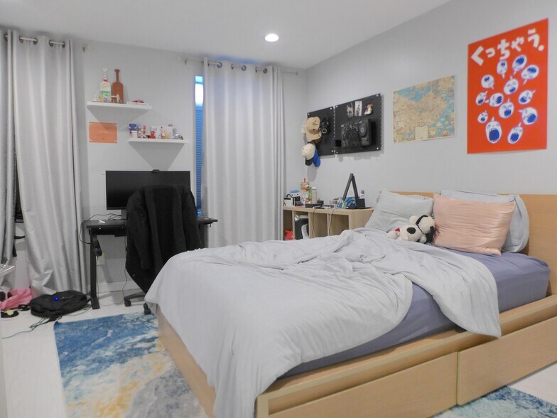 Building Photo - 483 Massachusetts Ave