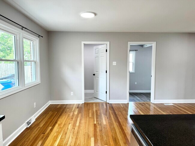 Building Photo - 1821 Blue Ridge Dr