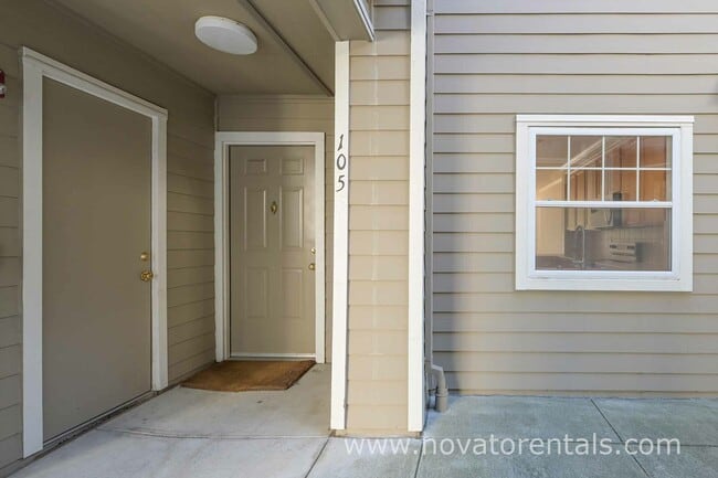 Building Photo - 852 Diablo Ave