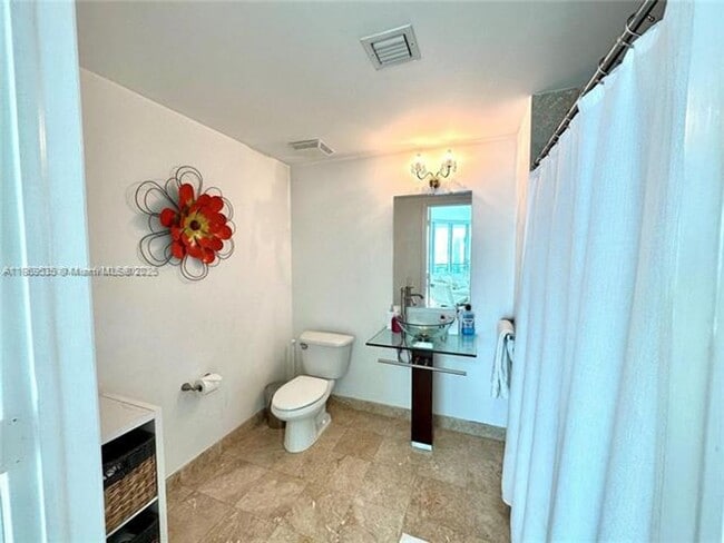 Building Photo - 350 S Miami Ave