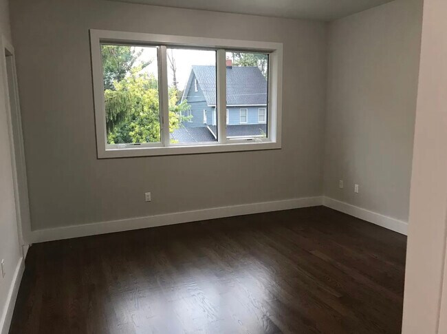 Building Photo - 35 Androvette Ave