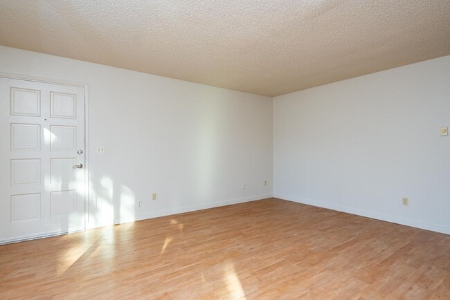 Building Photo - 9230 N Saint Louis Ave