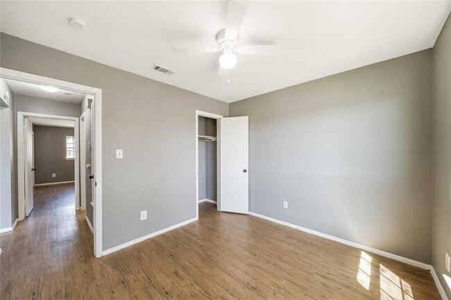 Building Photo - 4900 E Stassney Ln