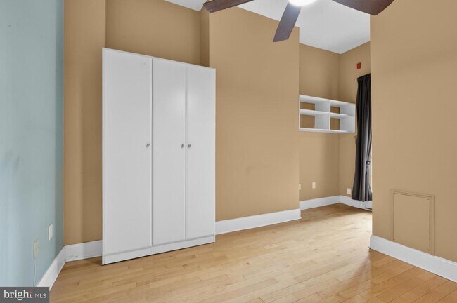 Building Photo - 1708 Pine St