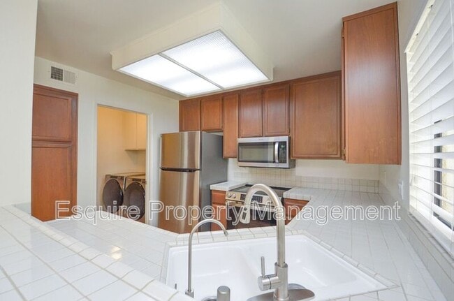 Building Photo - 5703 Recodo Way