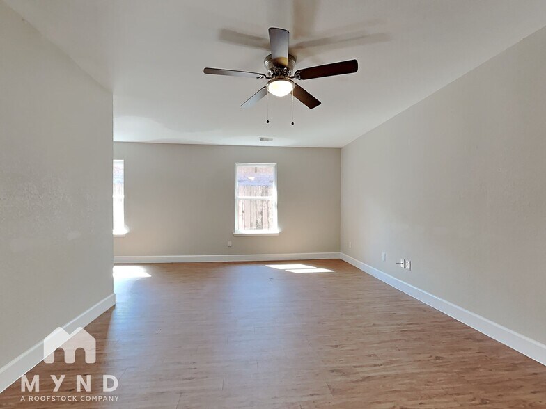 Building Photo - 8418 Laura Koppe Rd