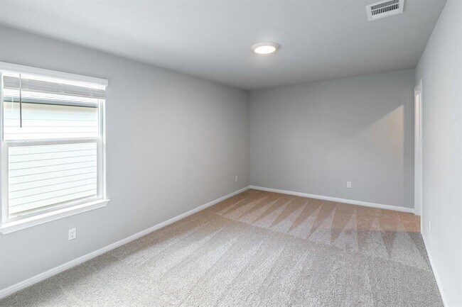 Building Photo - 703 Bluffview Dr.