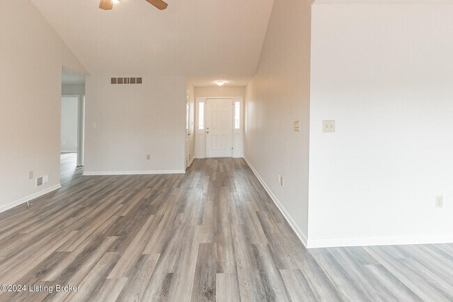 Building Photo - 6013 Fairridge Ct