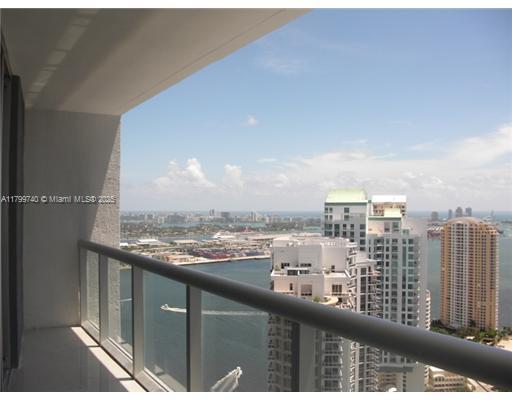 Building Photo - 475 Brickell Ave