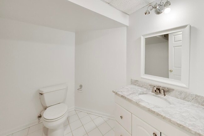 Building Photo - 417 Ashbury Dr