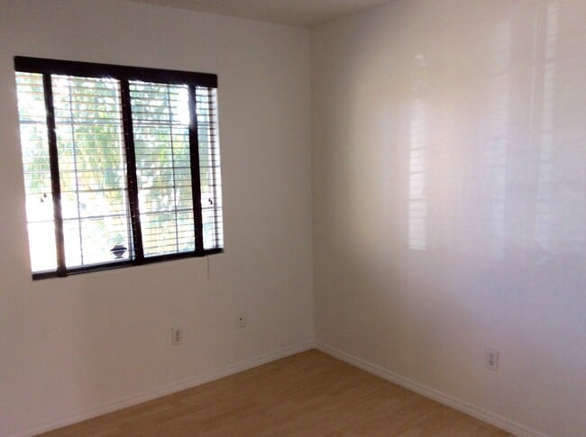 Building Photo - 1516 Hadar Rd