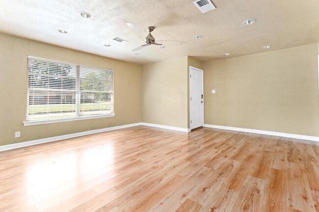 Building Photo - 4770 Corkwood Ln