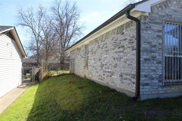 Building Photo - 1706 Caravan Trail