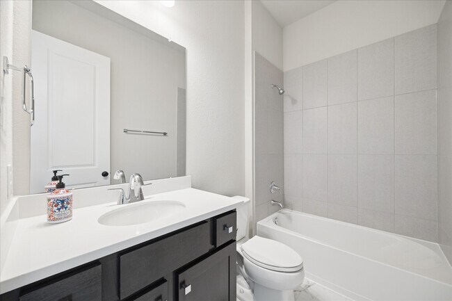 Building Photo - 2022 Serene Spgs Dr