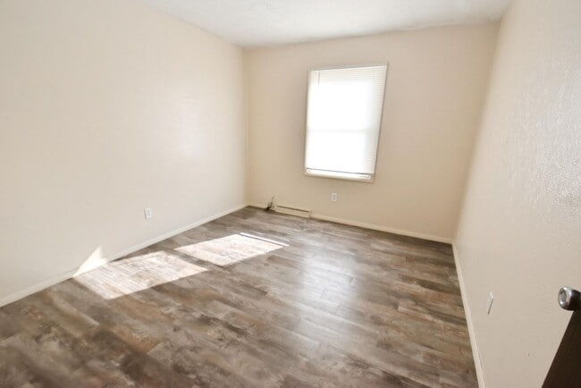 Building Photo - 3 Bedroom 1.5 Bath in North side of South Bend