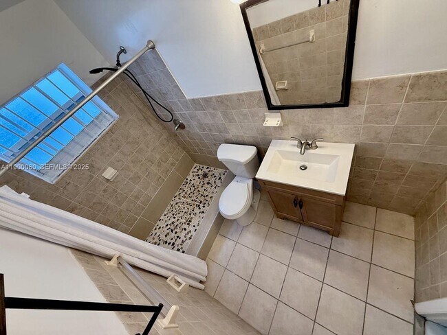 Building Photo - 8000 Tatum Waterway Dr