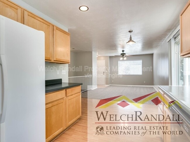 Building Photo - 1124 E 1000 N