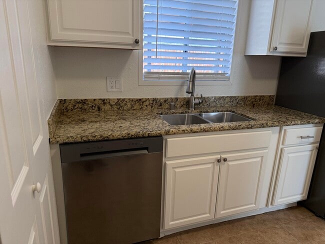 Building Photo - 52395 Avenida Carranza