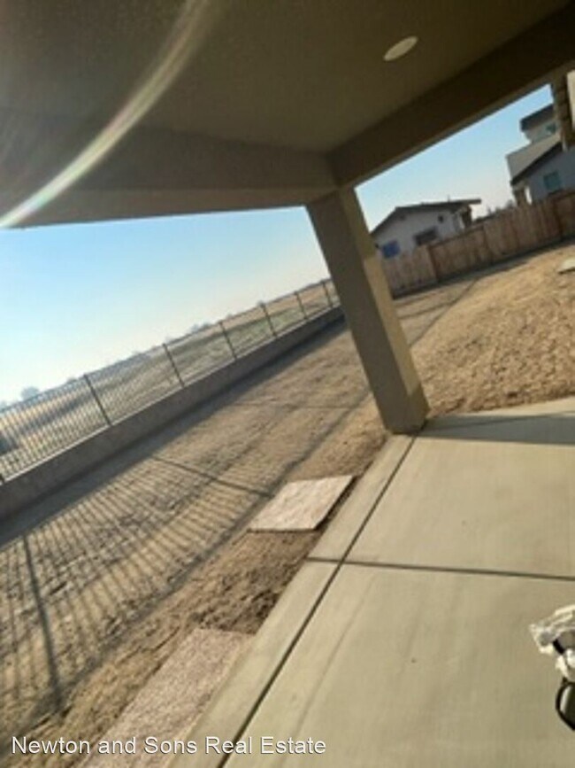 Building Photo - 3 br, 2.5 bath House - 244 Ridge Creek Est...