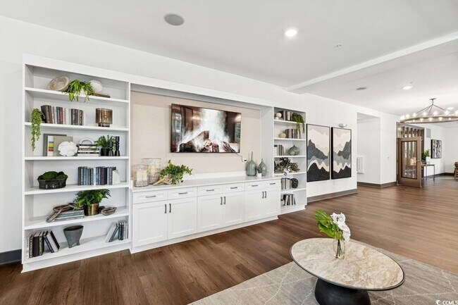 Building Photo - 147 Laurenco Loop