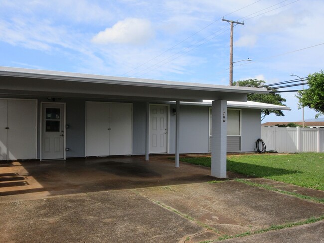 Primary Photo - Pearl City, 3 bed, 2 bath house, classic w...