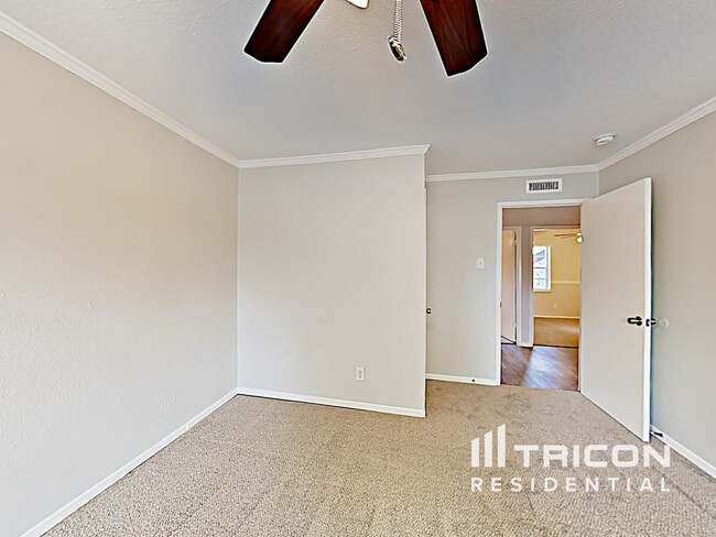 Building Photo - 4137 Salem Dr
