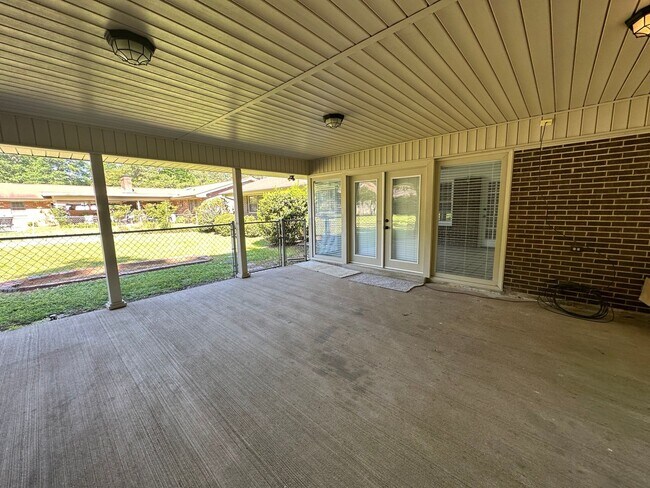 Building Photo - 3906 Dalraida Pl