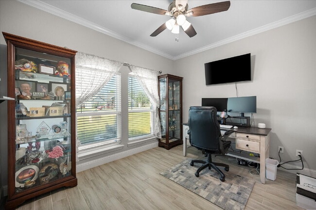 Building Photo - Stunning 3-bedroom, 2-bathroom home on an ...