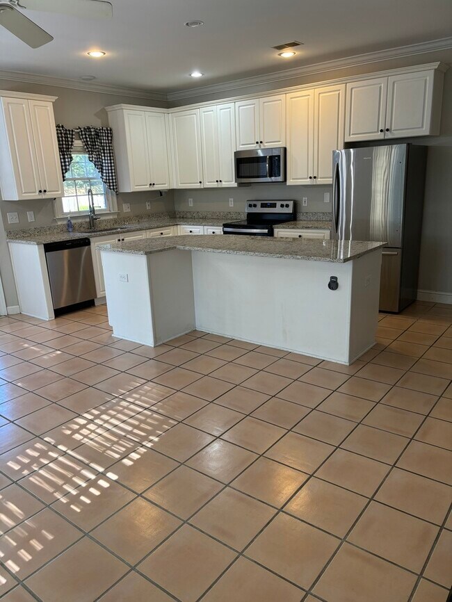 Building Photo - 279 Sandstone Rd