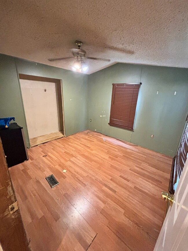 Building Photo - 22 W Reybold Dr
