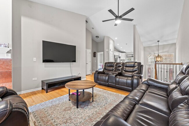 Building Photo - 2987 Saganashkee Ln