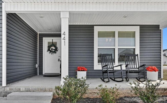 Building Photo - 441 Pomeroy Dr